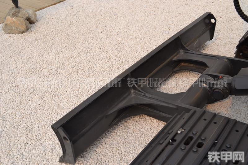 山重建机JCM906D挖掘机局部