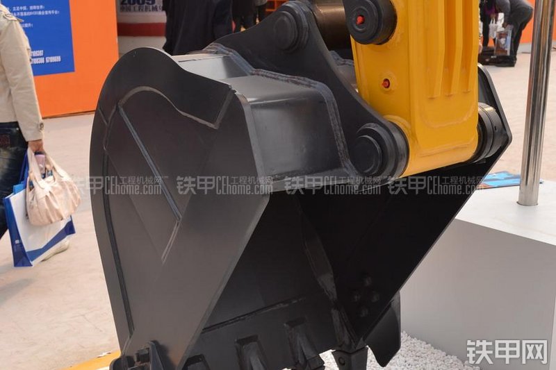 山重建机JCM913D挖掘机局部