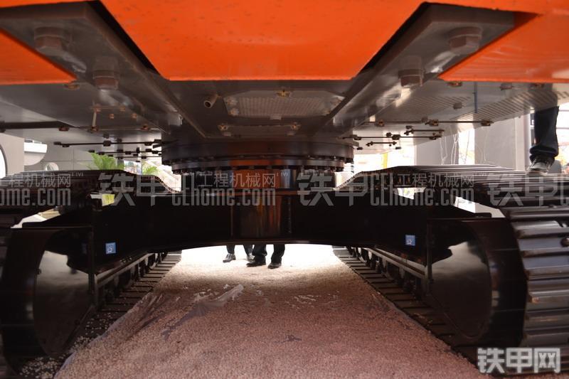 日立ZX360H-3G挖掘机整机外观