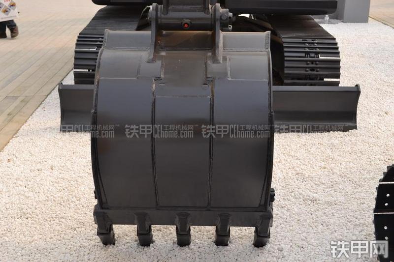 山重建机JCM907D挖掘机局部