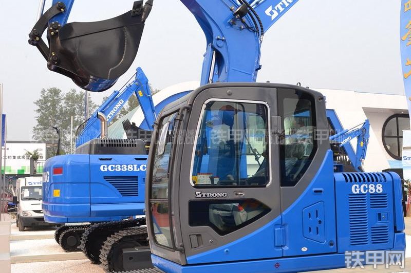 山重建机GC88-8挖掘机整机外观