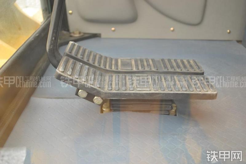 奇瑞迪凯重科CR96挖掘机整机外观