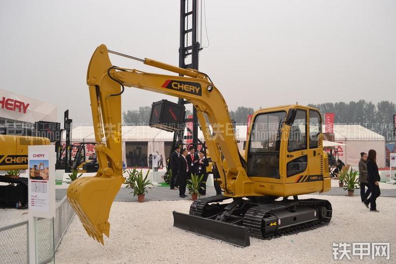 奇瑞迪凯重科CR96挖掘机整机外观