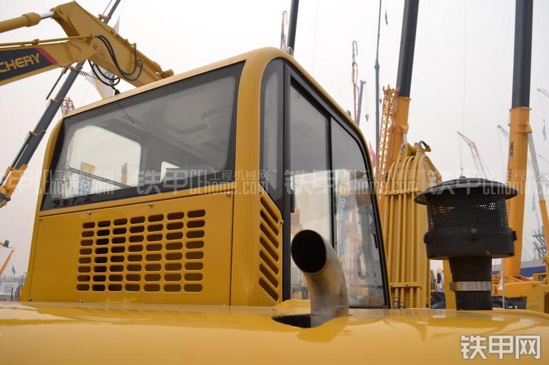 奇瑞迪凯重科CR96挖掘机整机外观