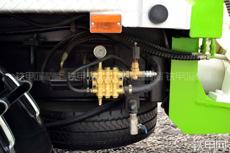 鸿得利HDL5381THB泵车整机外观