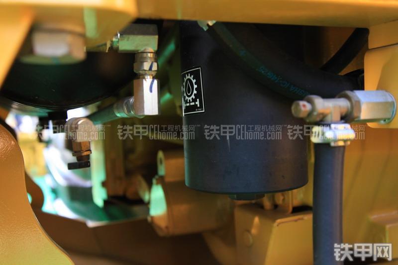 卡特彼勒140K平地机局部