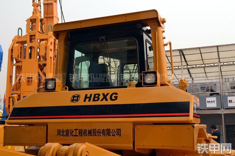 宣工SD7G高驱动型推土机整机外观