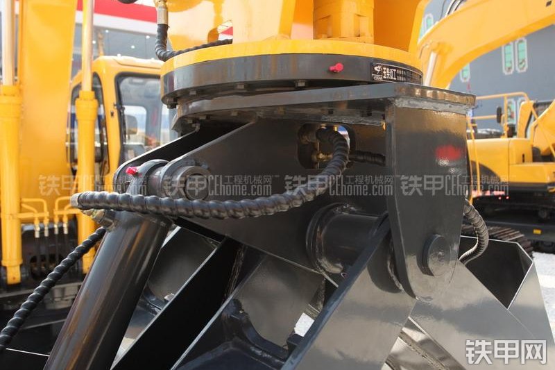 玉柴YC135-8抓木器整机外观