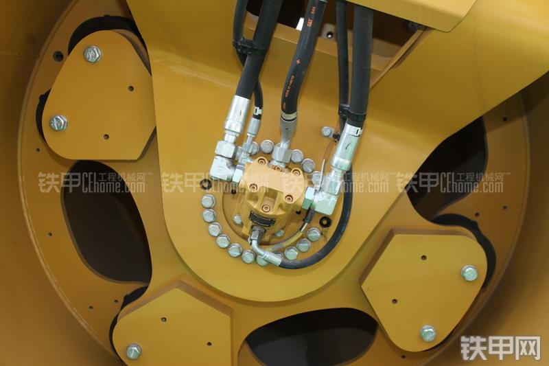 卡特彼勒CB564D压路机整机外观