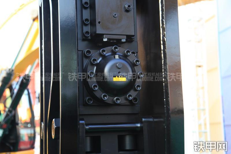 卡特彼勒B35破碎锤整机外观