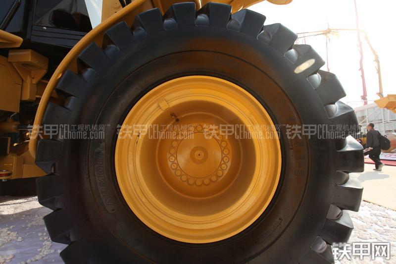 成工CG966H装载机整机外观