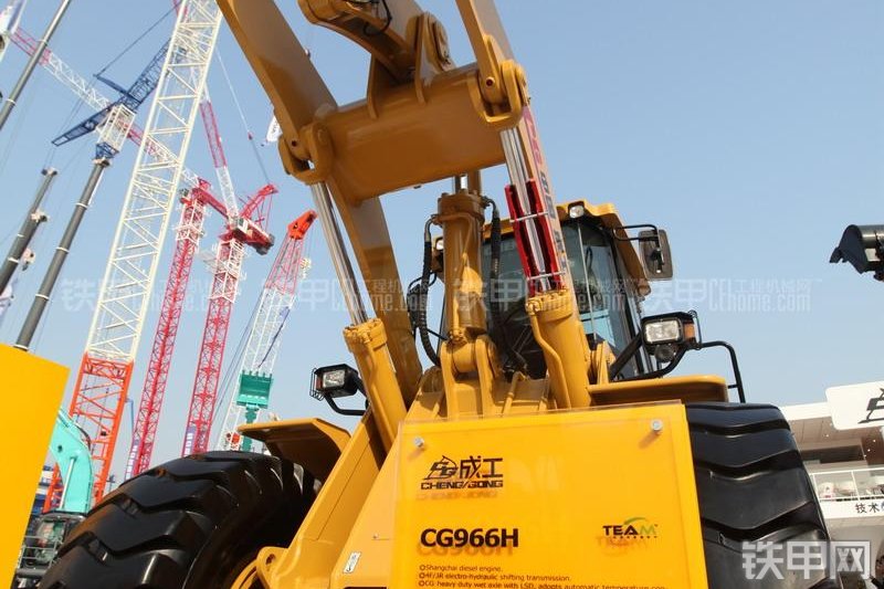 成工CG966H装载机整机外观