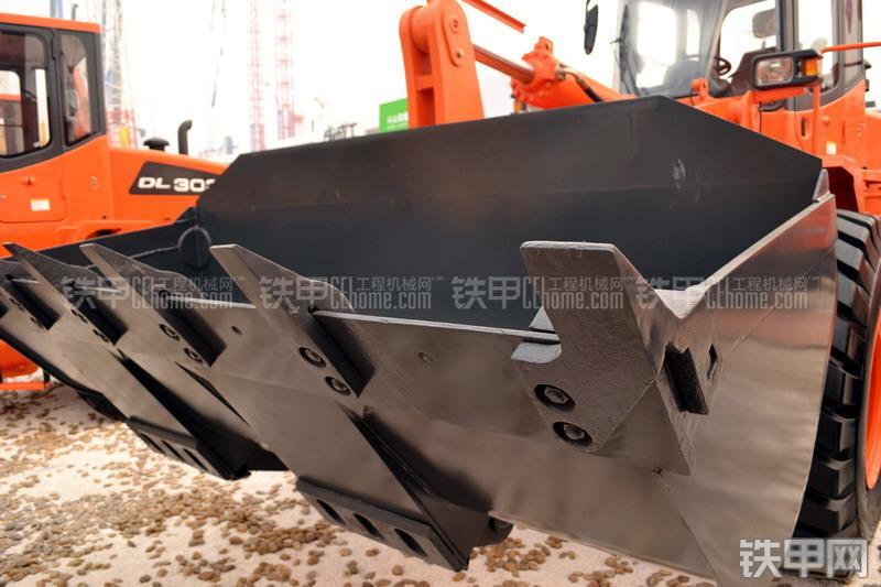 迪万伦DL505装载机整机外观
