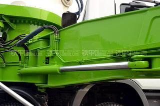鸿得利HDL5430THB(奔驰)泵车整机外观