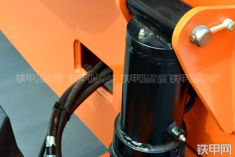 捷尔杰800AJ高空作业机械整机外观