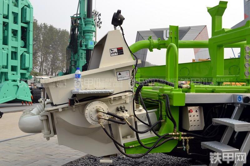 鸿得利HDL5381THB泵车整机外观