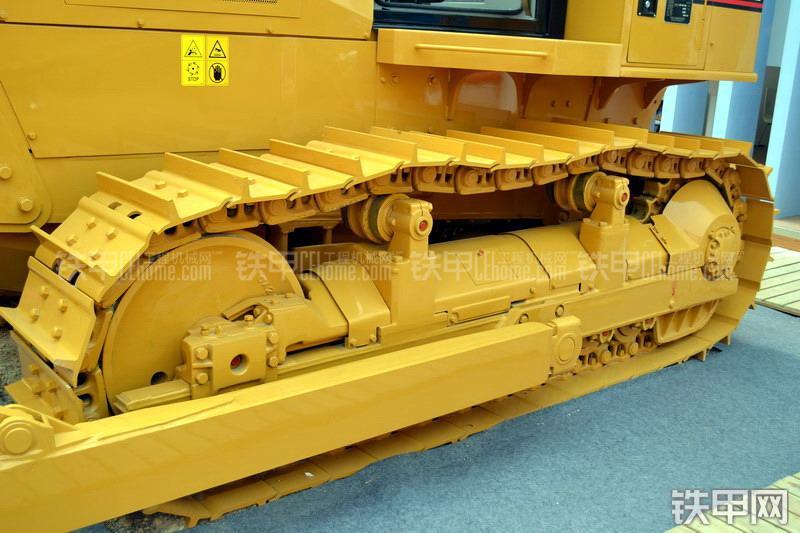 宣工TY165-2液力型推土机整机外观