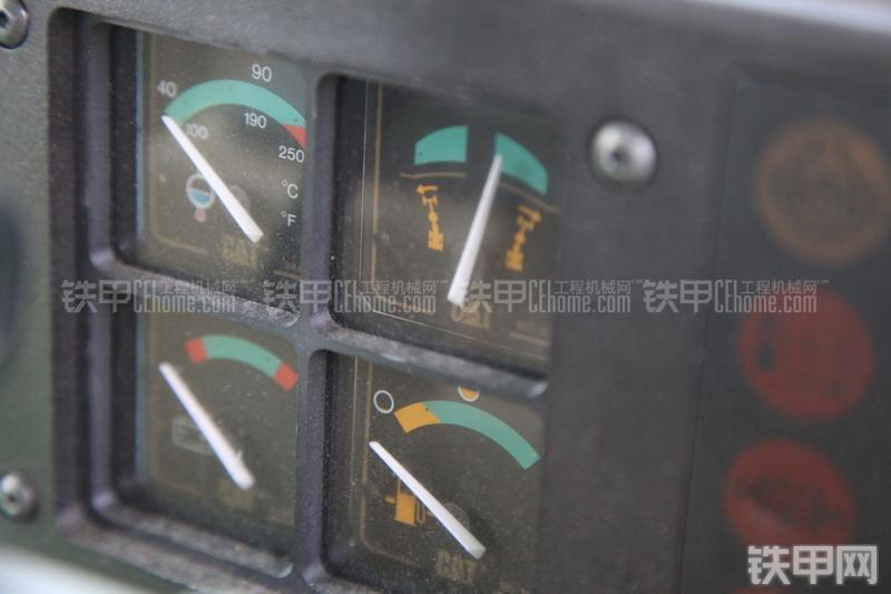 卡特彼勒140K平地机局部