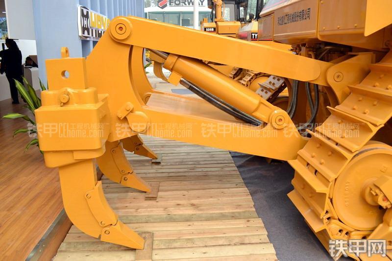 宣工SD7G高驱动型推土机整机外观
