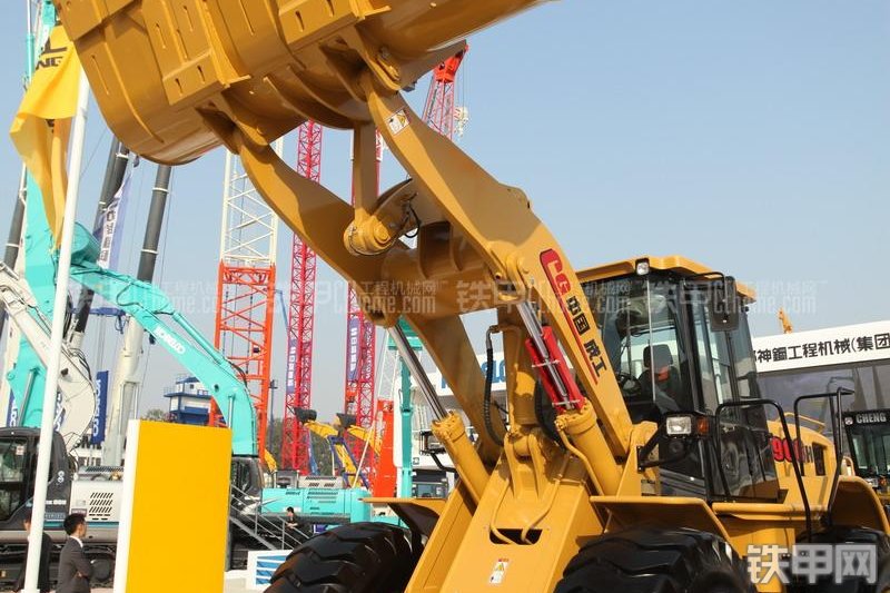 成工CG966H装载机整机外观