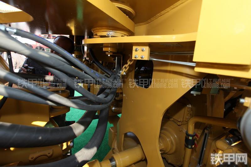 卡特彼勒980H装载机局部