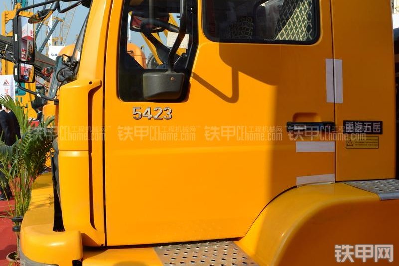 北方交通QY50U-豪岳起重机整机外观