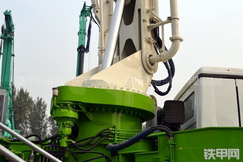 鸿得利HDL5430THB(奔驰)泵车整机外观