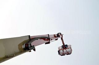 捷尔杰1100S高空作业机械整机外观