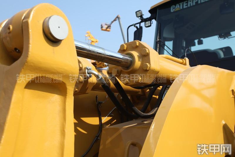卡特彼勒980H装载机局部