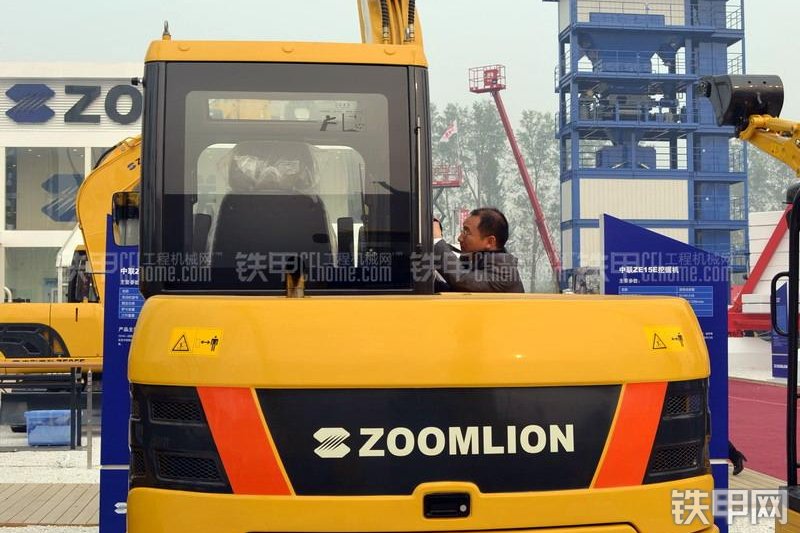 中联重科ZE60E-1挖掘机整机外观