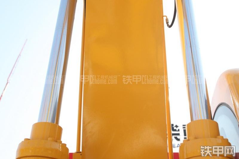 玉柴YC135-8抓木器整机外观