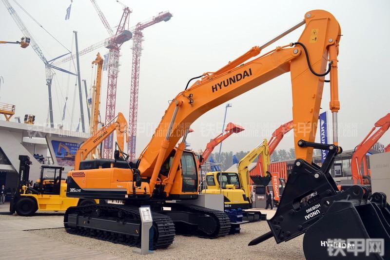 现代R385LC-9T挖掘机整机外观