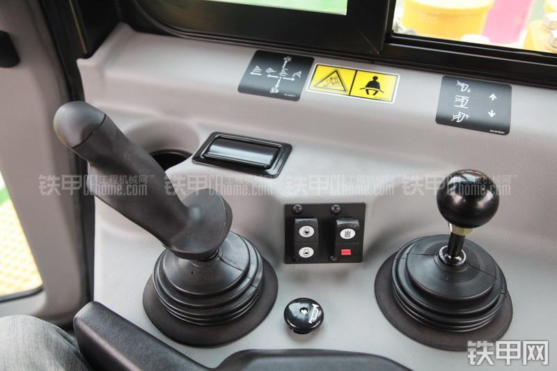 卡特彼勒D6R推土机整机外观