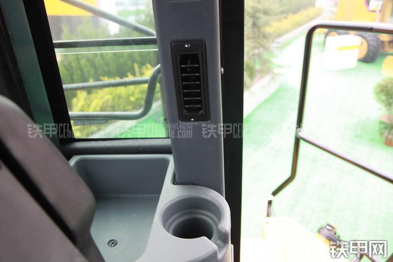 卡特彼勒980H装载机局部