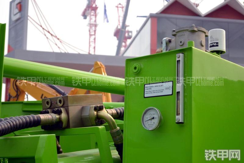 鸿得利HDL5381THB泵车整机外观