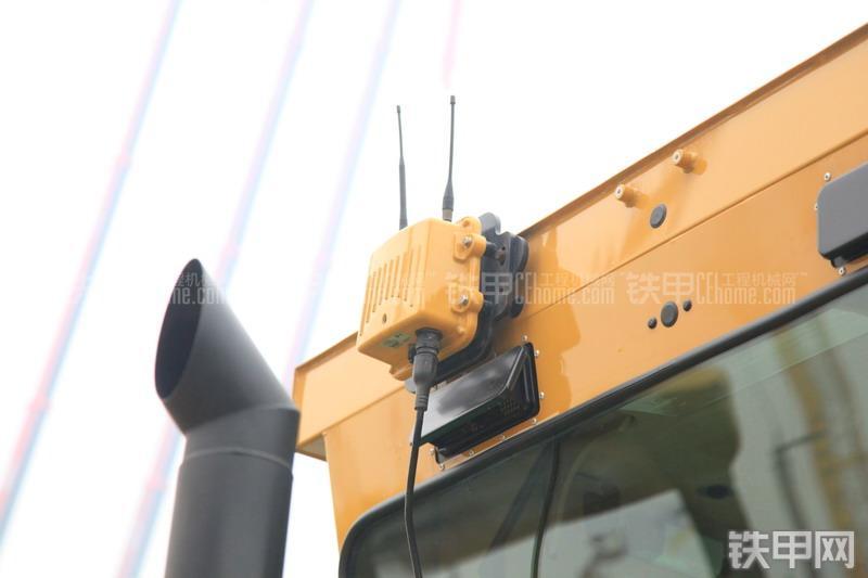 卡特彼勒140K平地机局部