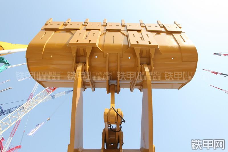 成工CG966H装载机整机外观