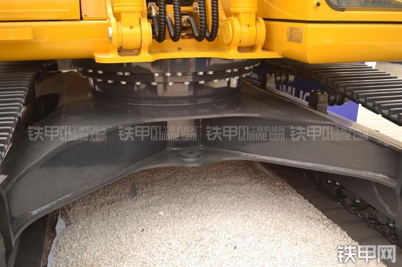 中联重科ZE360E挖掘机局部