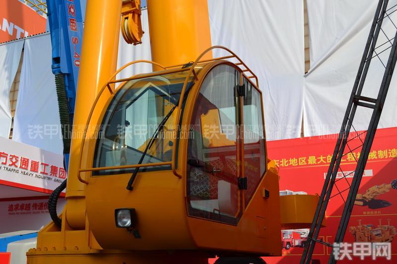 北方交通QY50U-豪岳起重机整机外观