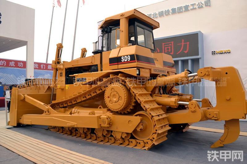 宣工SD9高驱动推土机整机外观