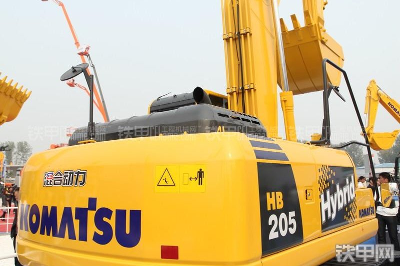 小松HB205-1挖掘机整机外观