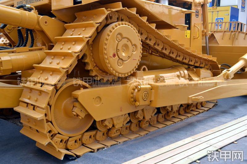 宣工SD9高驱动推土机局部