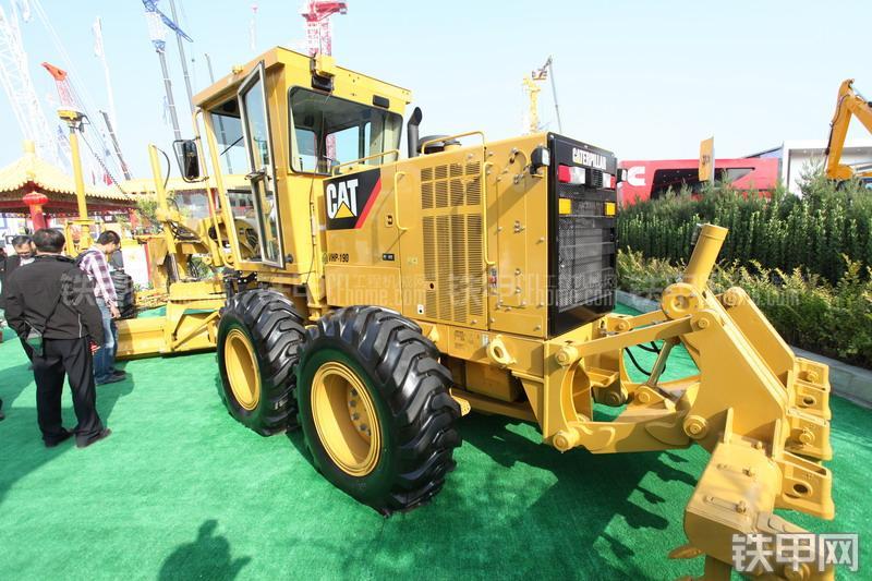 卡特彼勒140K平地机整机外观