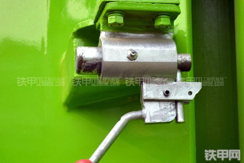 鸿得利HDL5430THB(奔驰)泵车整机外观