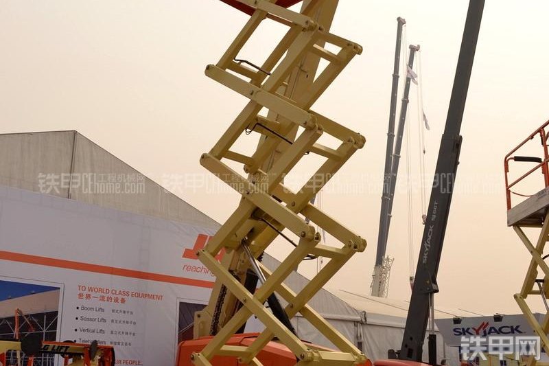 捷尔杰10RS高空作业机械整机外观