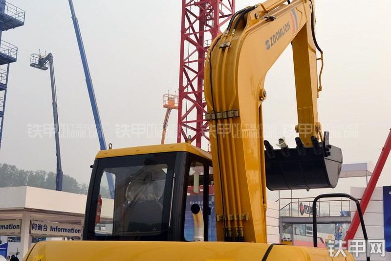 中联重科ZE85挖掘机整机外观