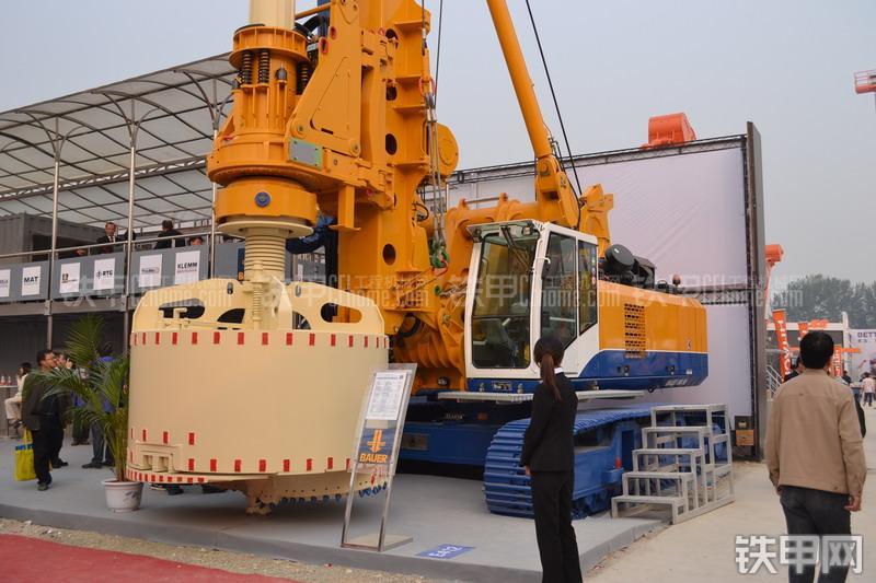 宝峨BG30（BS80BB主机）旋挖钻整机外观