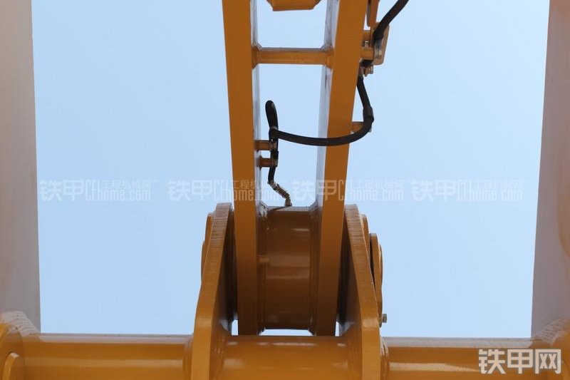 成工CG966H装载机整机外观