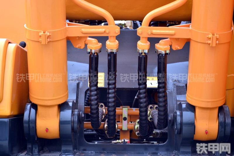 现代R385LC-9T挖掘机局部