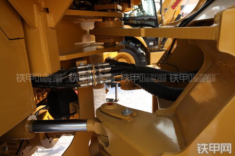 成工CG966H装载机整机外观